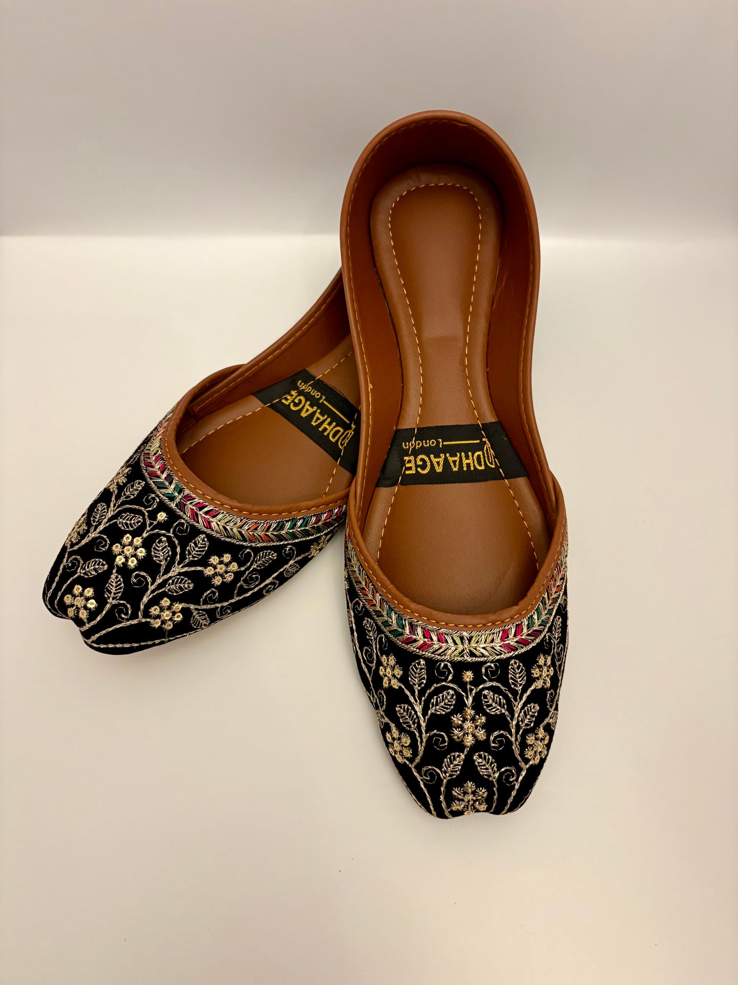 311-Handmade Women’s Black Khussa – Traditional Jutti – Available size: UK 4,5,6,7,8