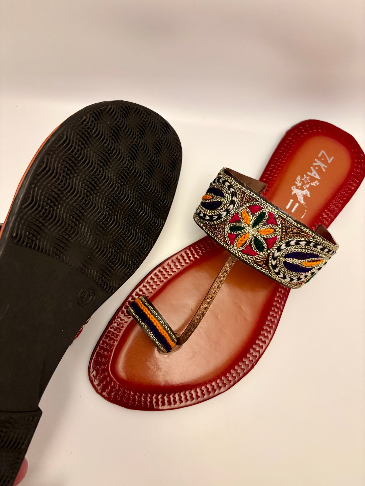 289/Women’s Handmade Kolhapuri Chappal – Traditional Leather Flat Sandals-Available Sizes: UK 3,4,5,6,7,8