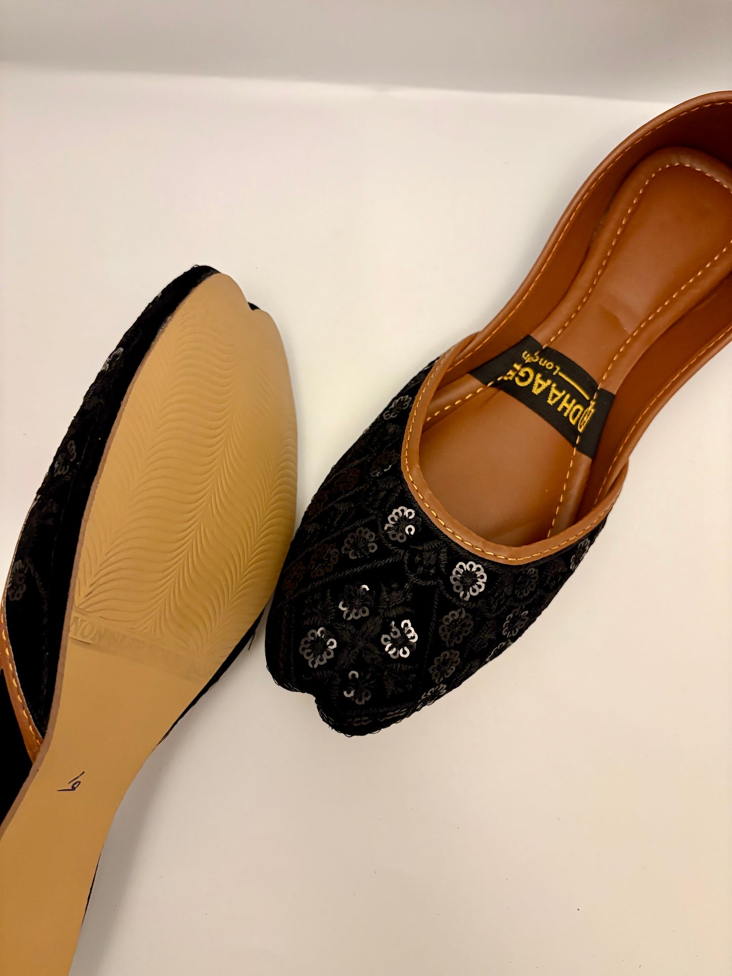 330-Handmade Women’s Black Khussa – Traditional Jutti – Available size: UK 4,5,6,7,8