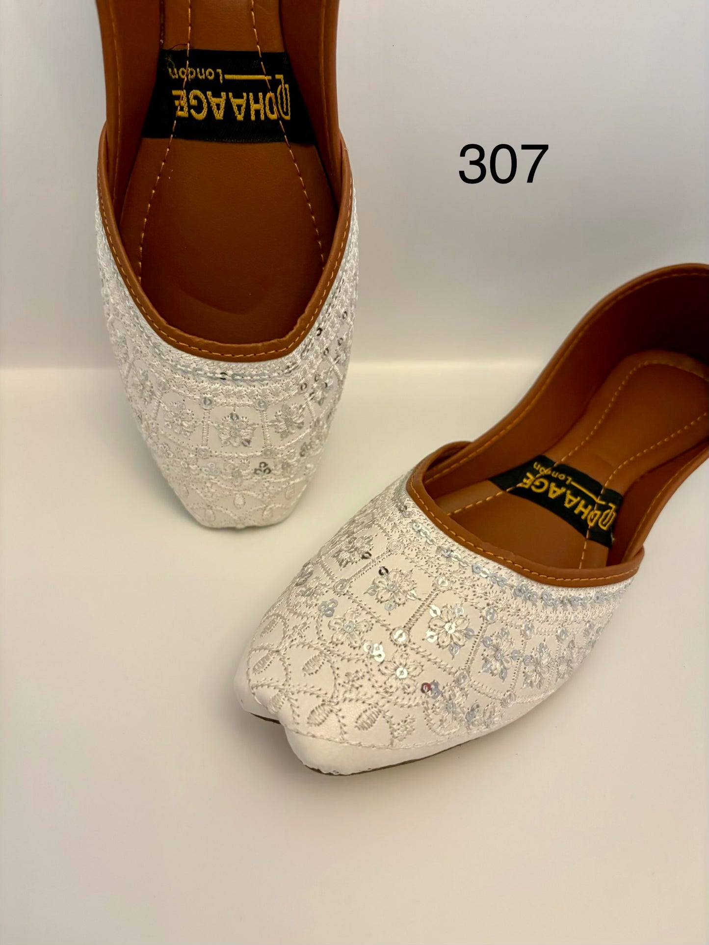 307-Handmade Women’s White Khussa – Traditional Jutti – Available size: UK 4,5,6,7,8