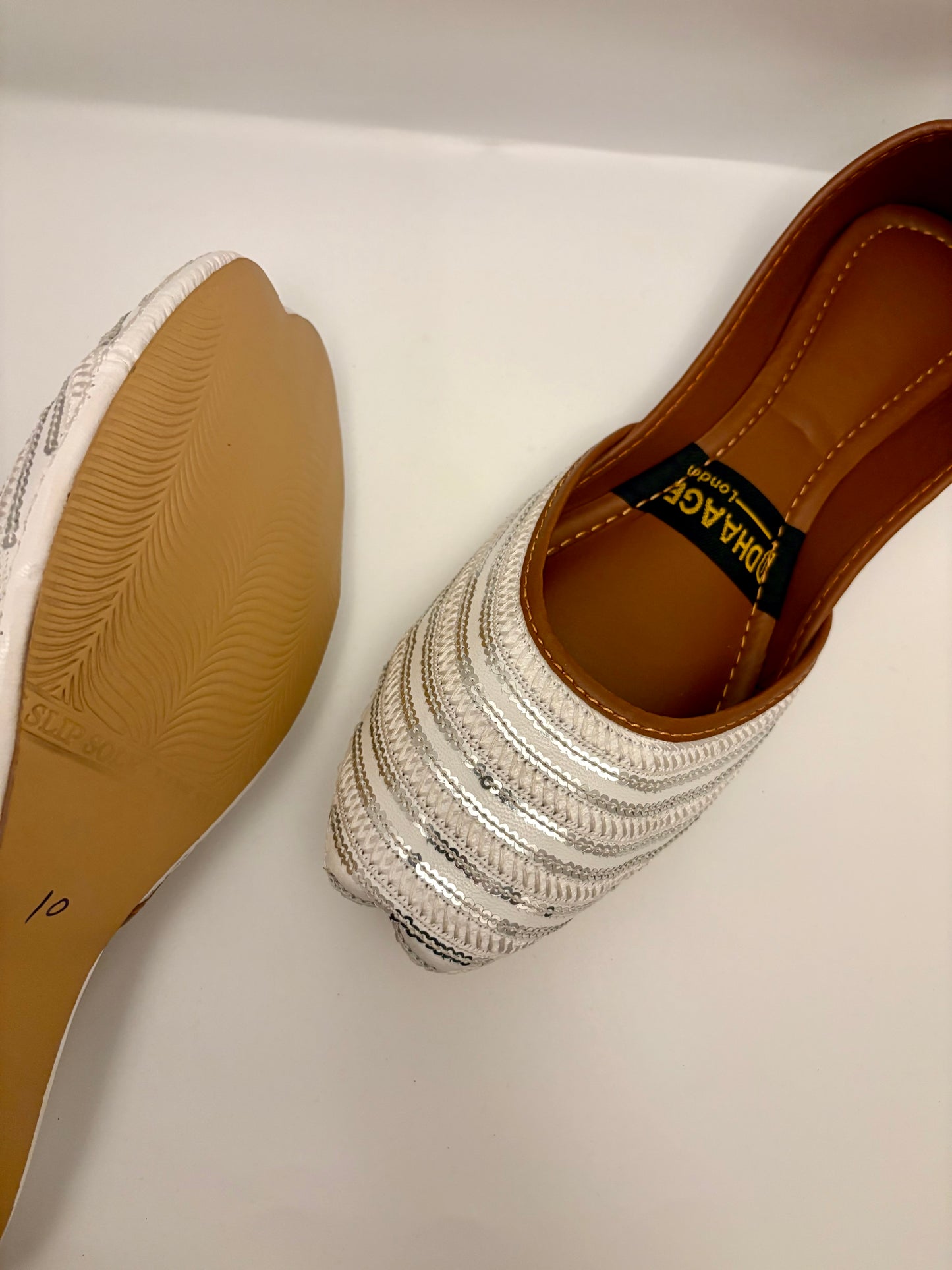 333-Handmade Women’s White Khussa – Traditional Jutti – Available size: UK 4,5,6,7,8