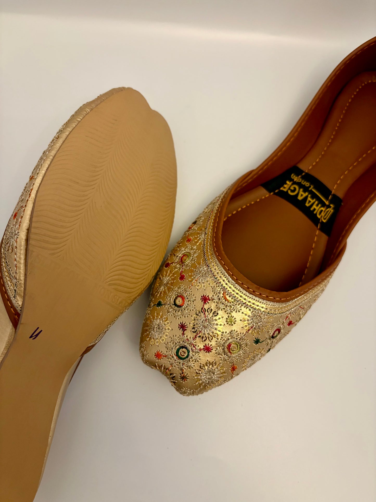 308-Handmade Women’s Gold Khussa – Traditional Jutti – Available size: UK 4,5,6,7,8
