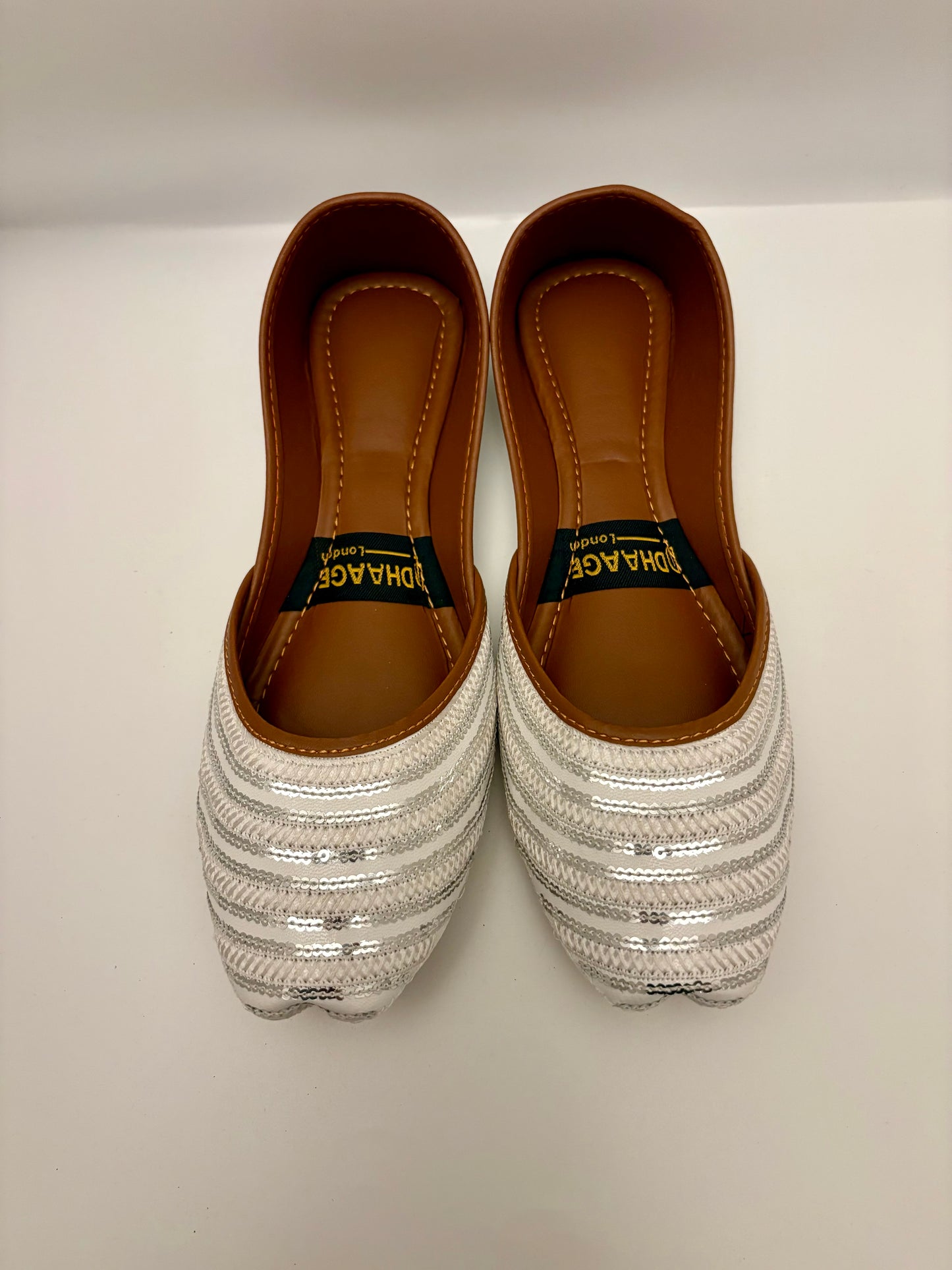 333-Handmade Women’s White Khussa – Traditional Jutti – Available size: UK 4,5,6,7,8