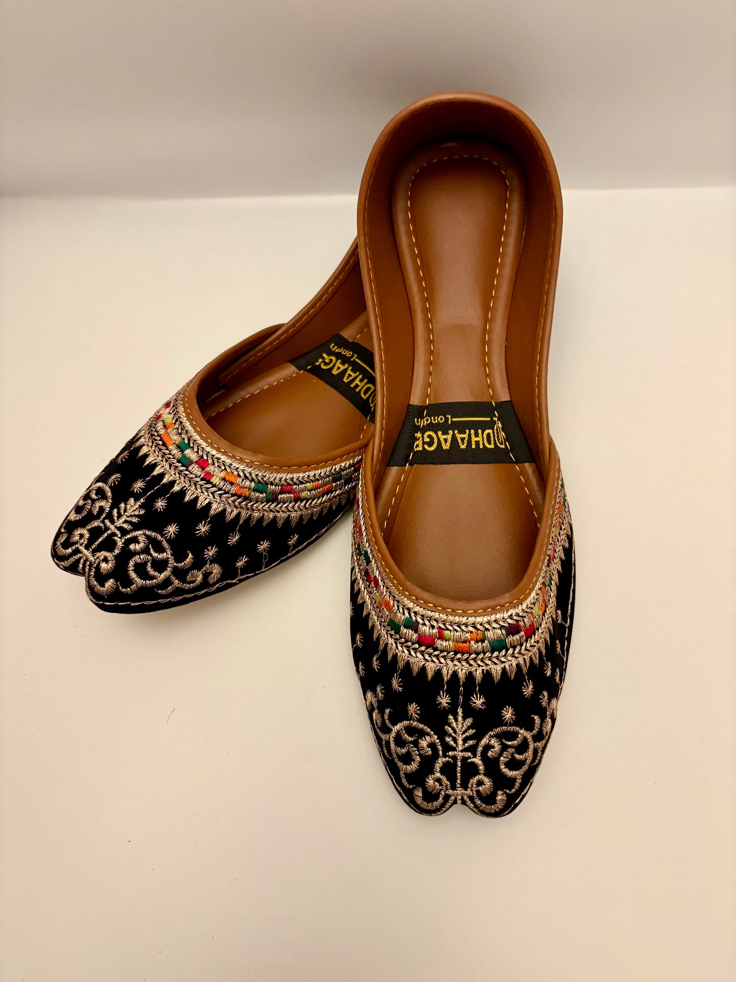 335-Handmade Women’s Black Khussa – Traditional Jutti – Available size: UK 4,5,6,7,8