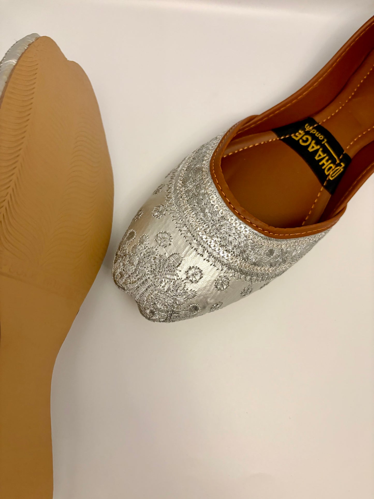 305-Handmade Women’s Silver Khussa – Traditional Jutti – Available size: UK 4,5,6,7,8