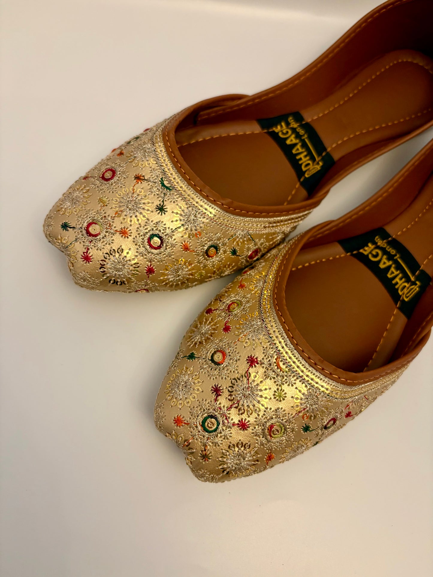 308-Handmade Women’s Gold Khussa – Traditional Jutti – Available size: UK 4,5,6,7,8