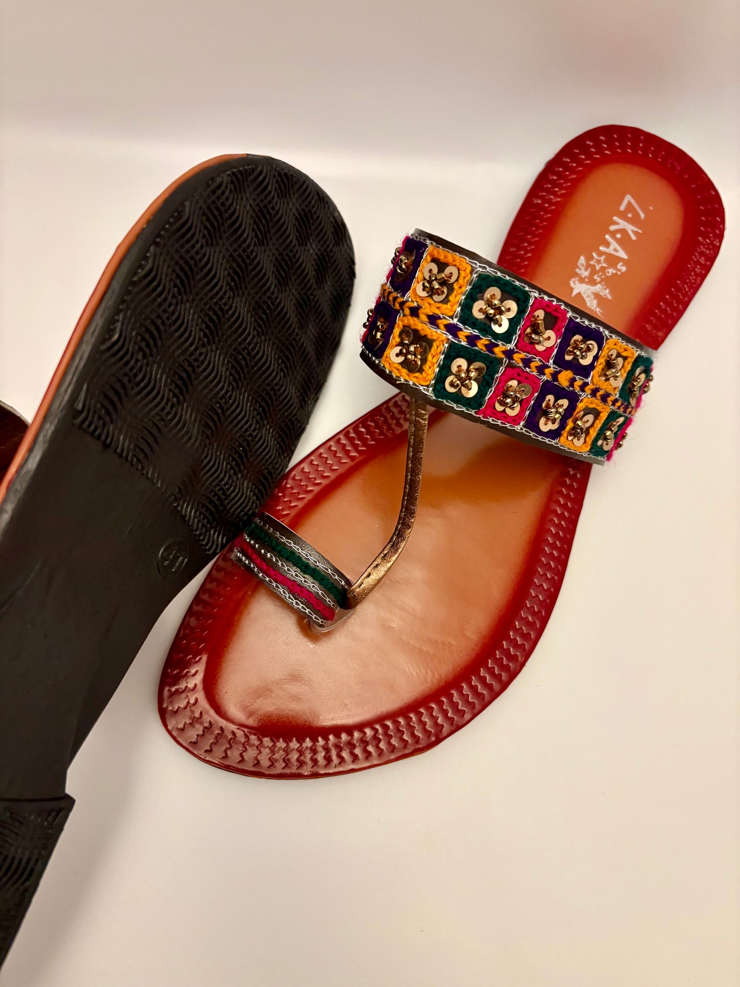 287/Women’s Handmade Kolhapuri Chappal – Traditional Leather Flat Sandals-Available Sizes: UK 4,5,8