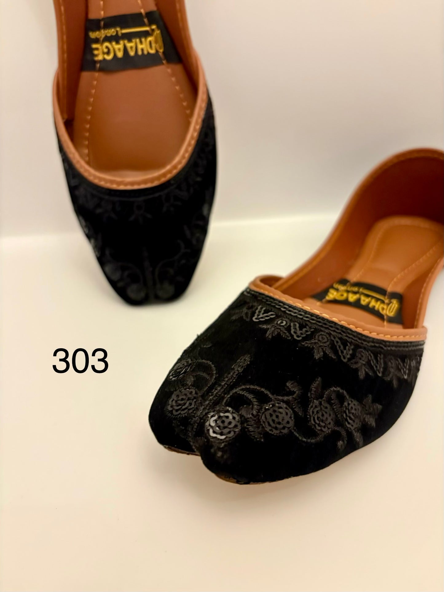 303-Handmade Women’s Black Khussa – Traditional Jutti – Available size: UK 4,5,6,7,8
