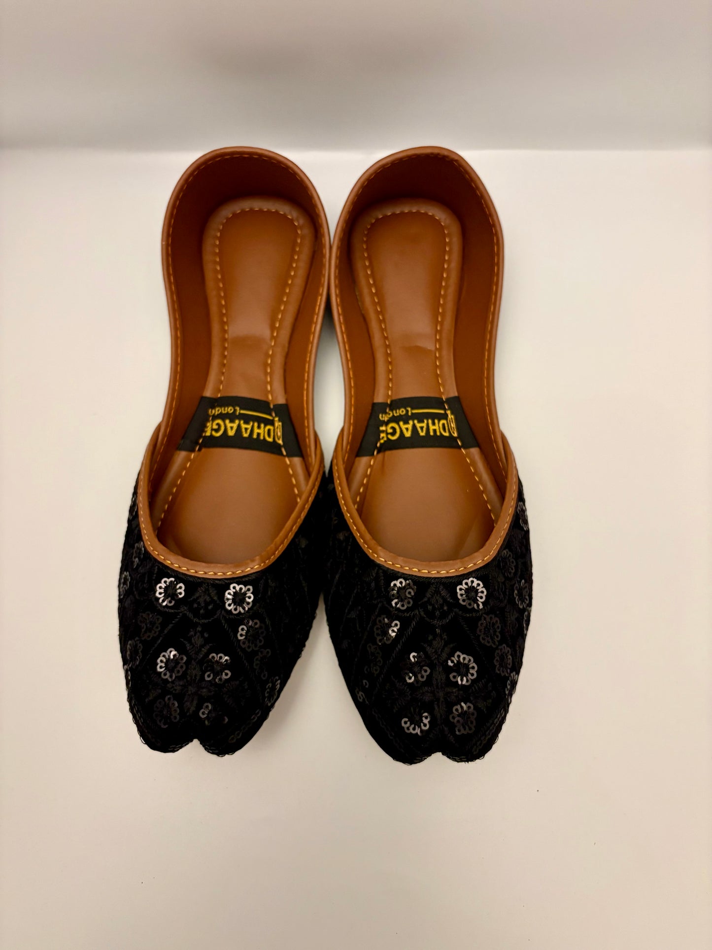 330-Handmade Women’s Black Khussa – Traditional Jutti – Available size: UK 4,5,6,7,8
