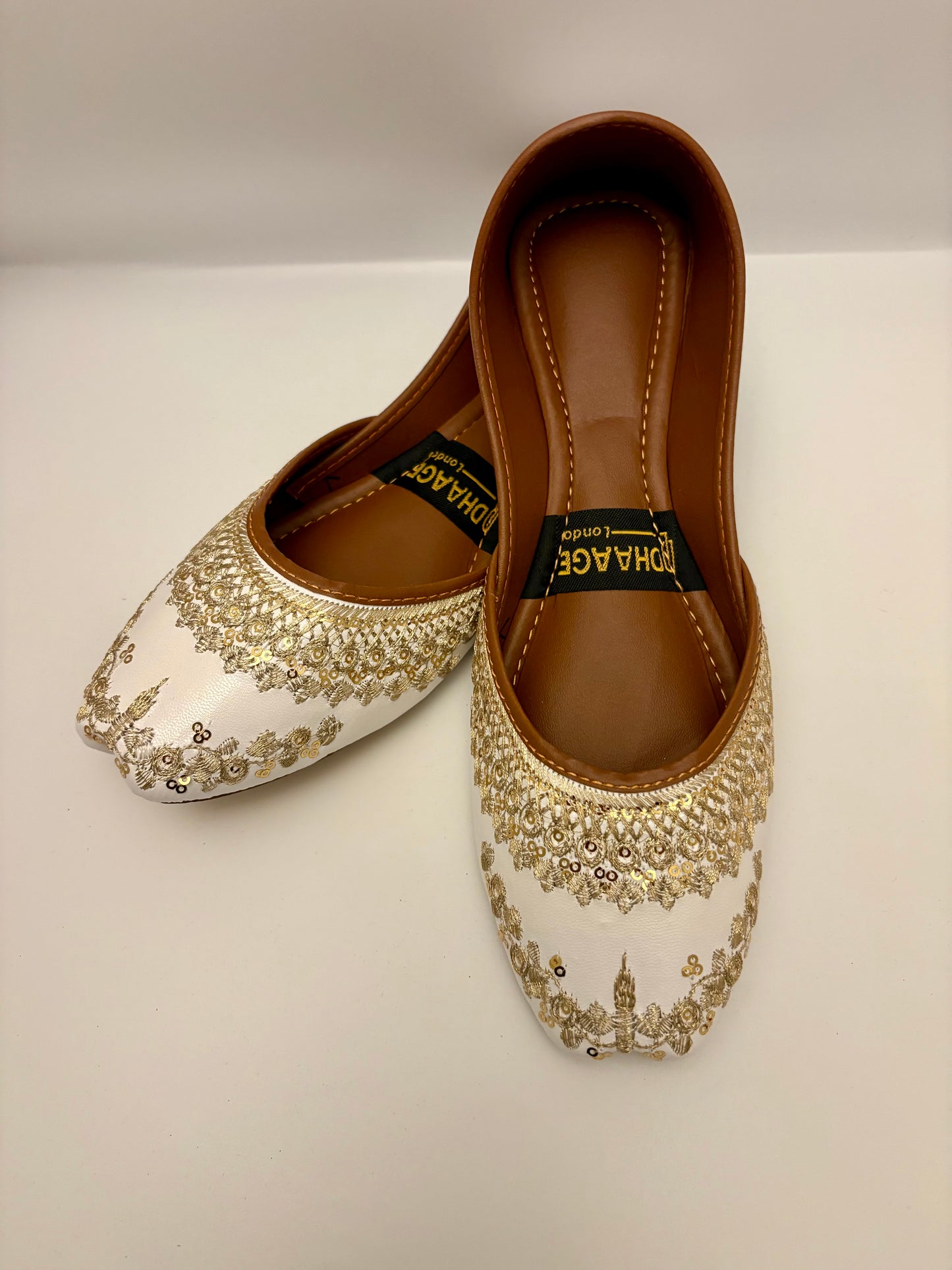 334-Handmade Women’s White Khussa – Traditional Jutti – Available size: UK 4,5,6,7,8