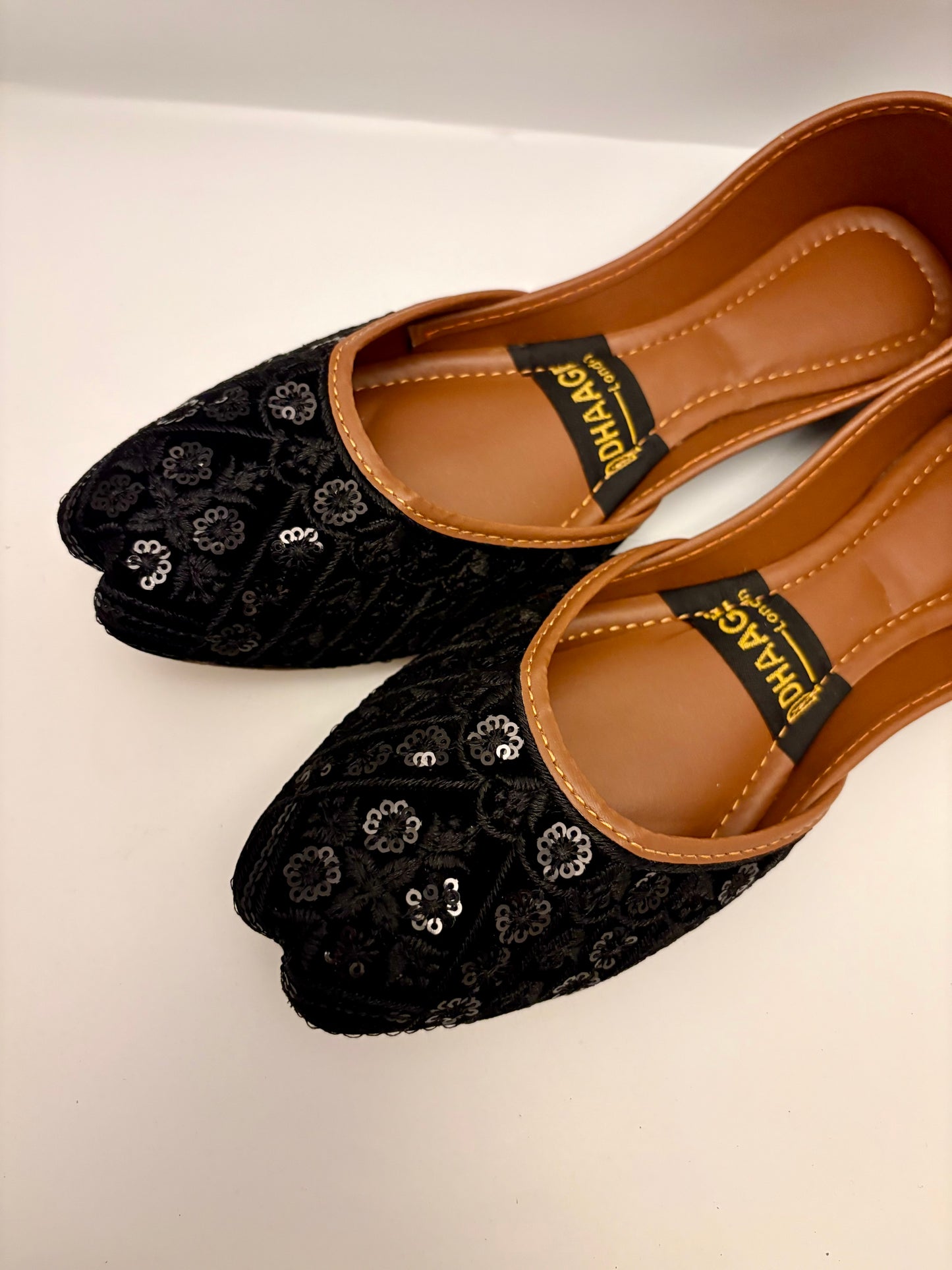 330-Handmade Women’s Black Khussa – Traditional Jutti – Available size: UK 4,5,6,7,8