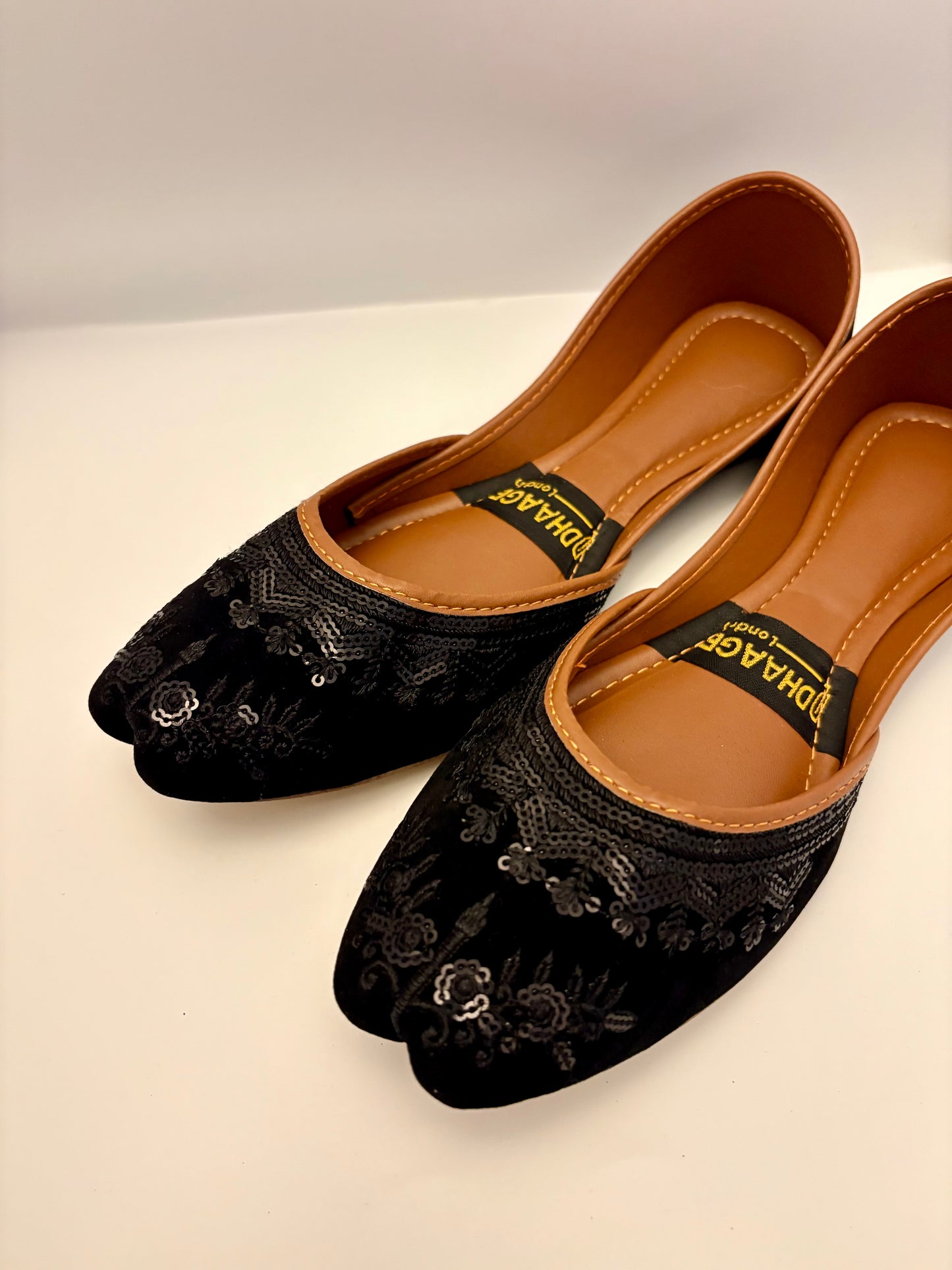 324-Handmade Women’s Black Khussa – Traditional Jutti – Available size: UK 4,5,6,7,8
