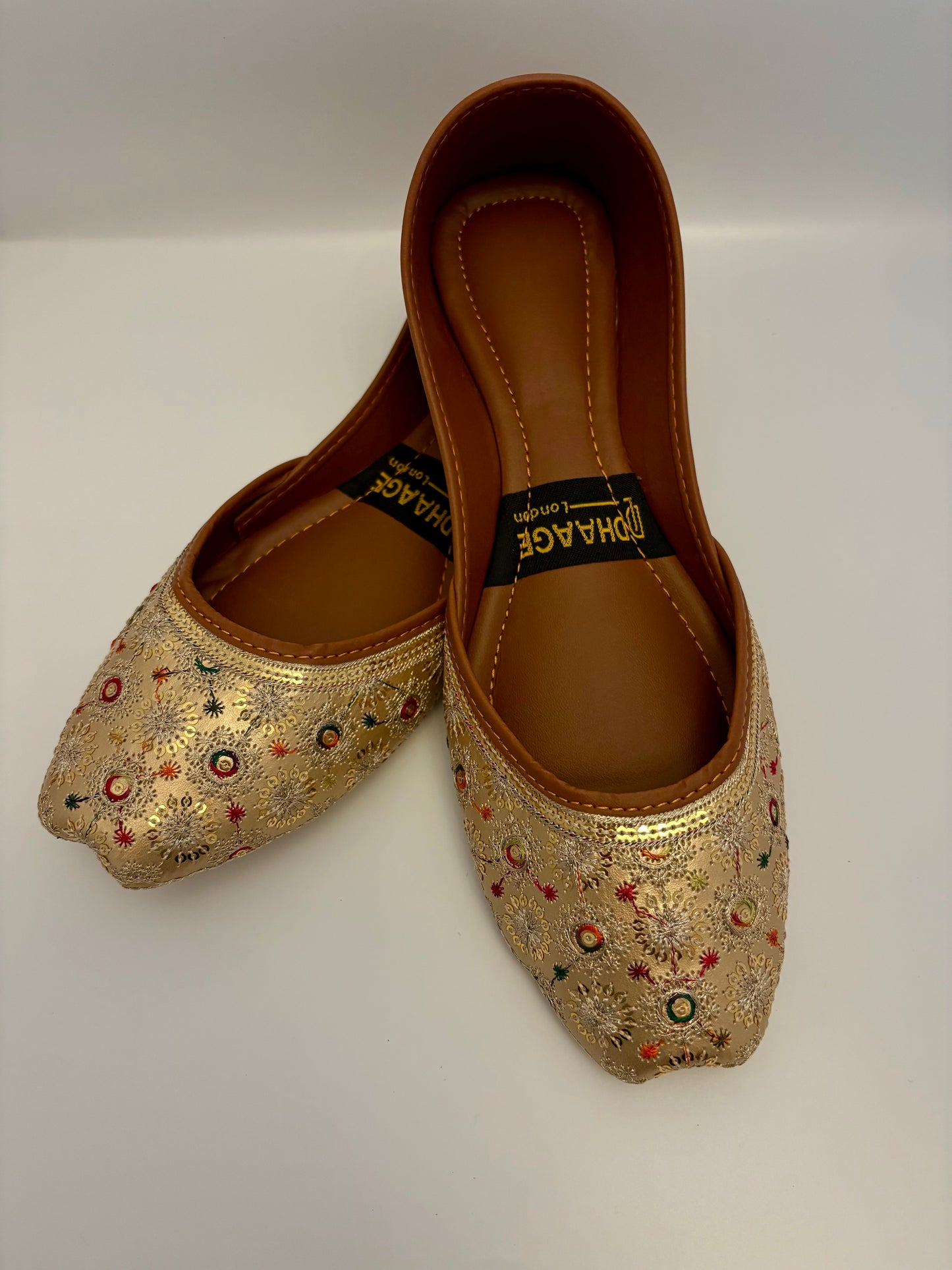 308-Handmade Women’s Gold Khussa – Traditional Jutti – Available size: UK 4,5,6,7,8