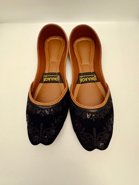 303-Handmade Women’s Black Khussa – Traditional Jutti – Available size: UK 4,5,6,7,8