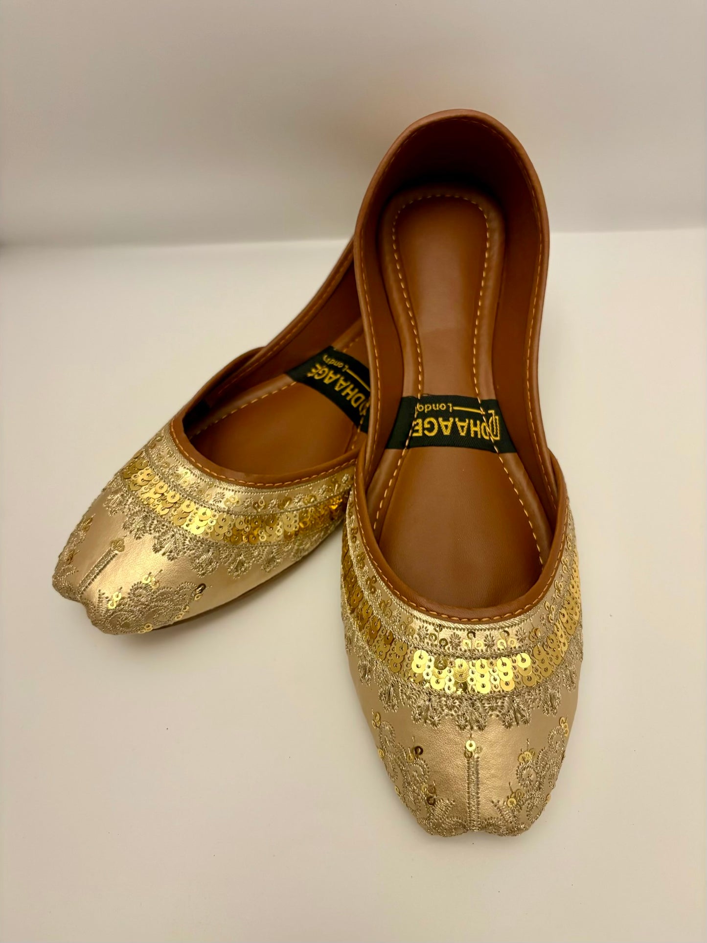 325-Handmade Women’s Gold Khussa – Traditional Jutti – Available size: UK 4,5,6,7,8