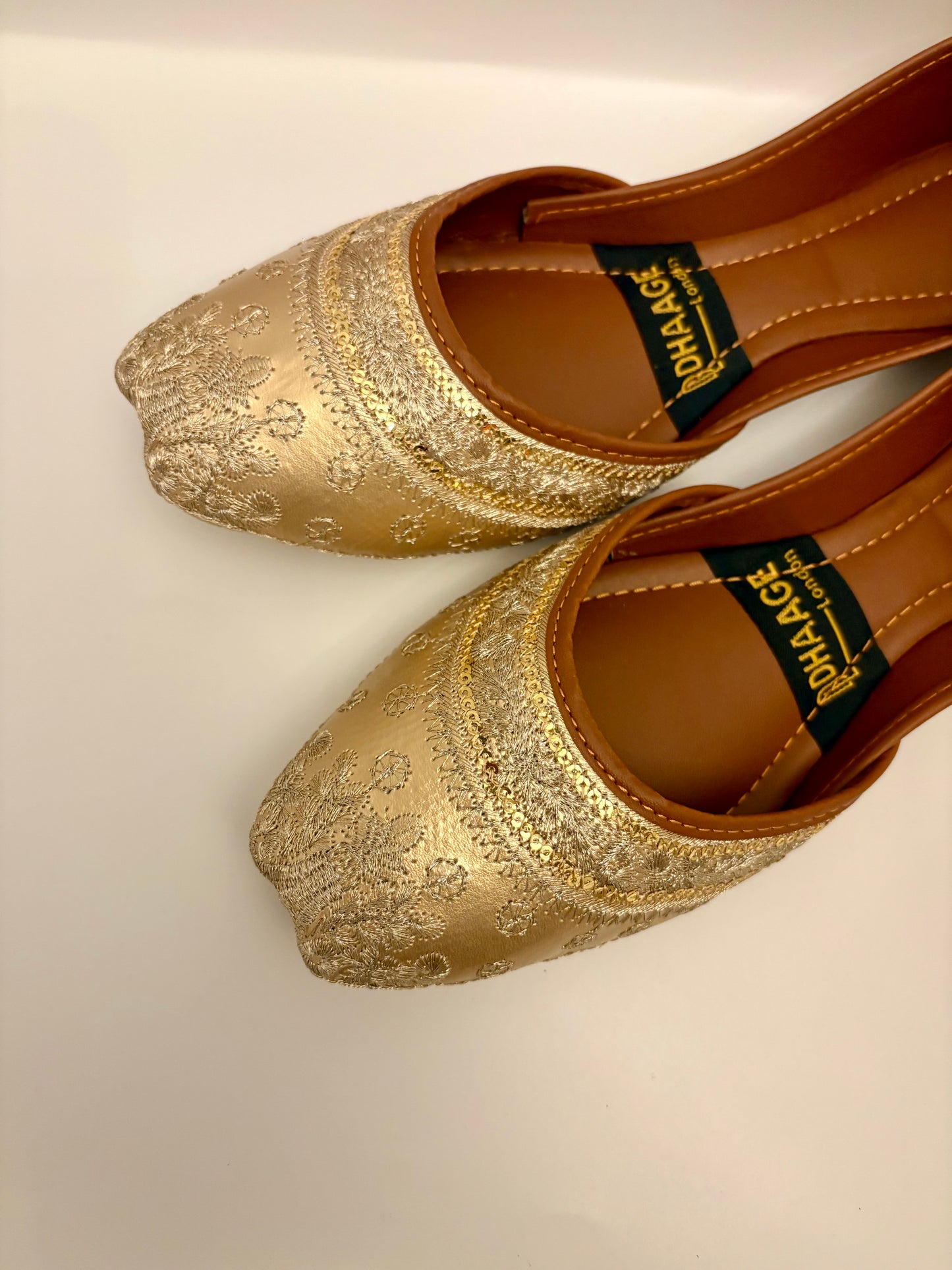 312-Handmade Women’s Gold Khussa – Traditional Jutti – Available size: UK 4,5,6,7,8
