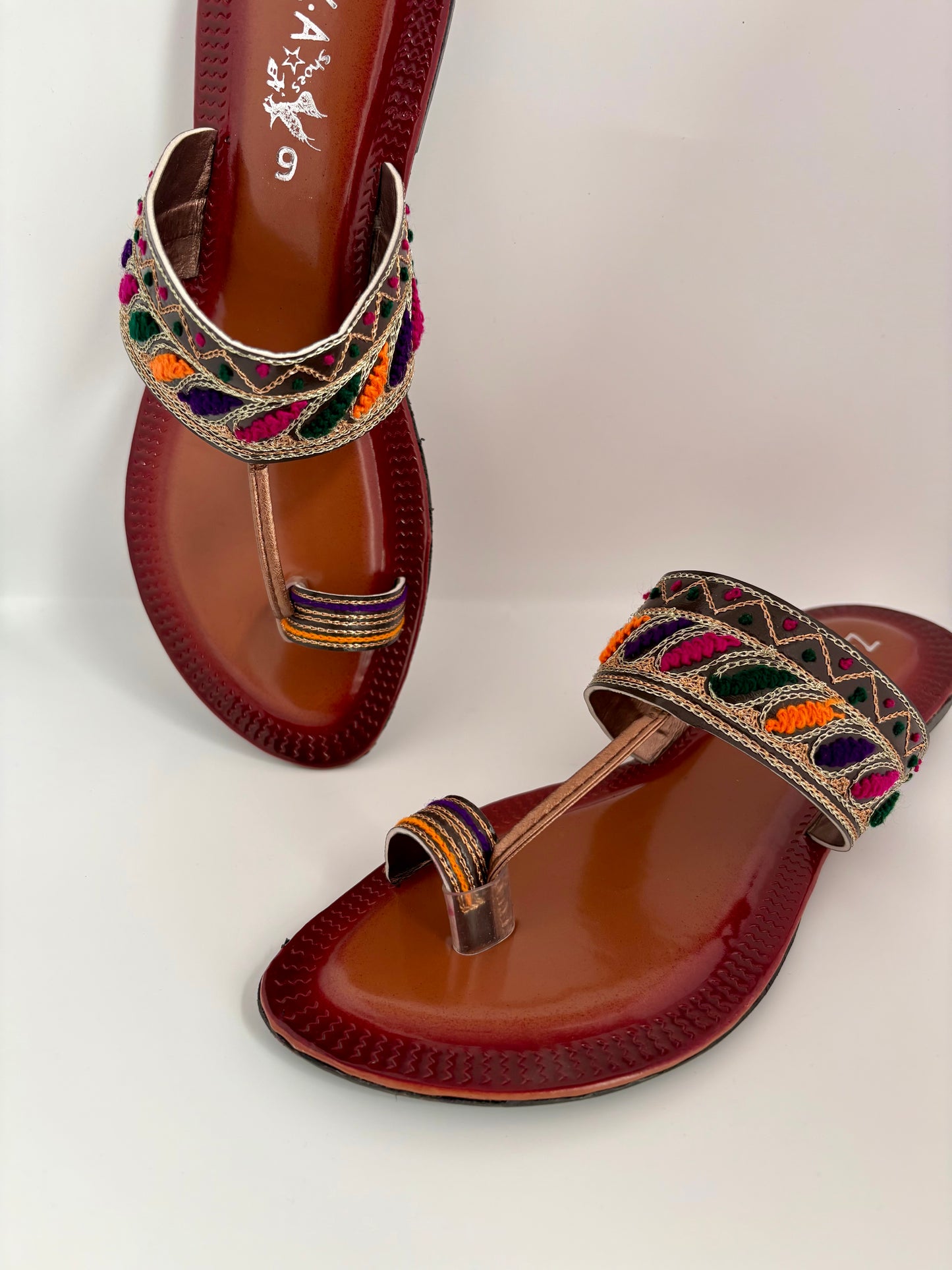 329/Women’s Handmade Kolhapuri Chappal – Traditional Leather Flat Sandals-Available Sizes: UK 3,4,5,6,7,8